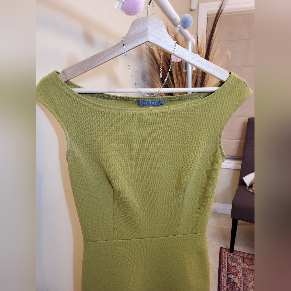 LOVE Flattering Green Bodycon Dress Sz. XS - Picture 2 of 5